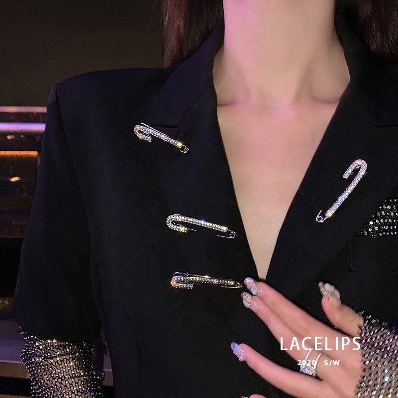 Luxury Simple Brooch Sweater Large Pin Buckle High-grade Corsage Brooch Wholesale