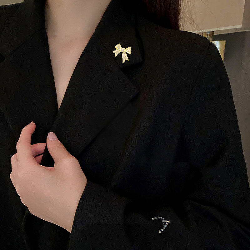 2021 New Brand Designer Brooches Bow Tie Pins With Light Luxury Full Rhinestone for Women