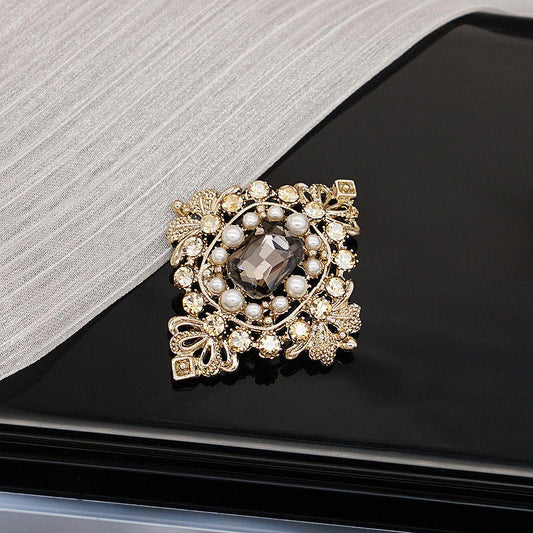 Vintage Brooches Medieval Men's and Women's Diamonds Pearl Flower Brooches Clothes Decoration